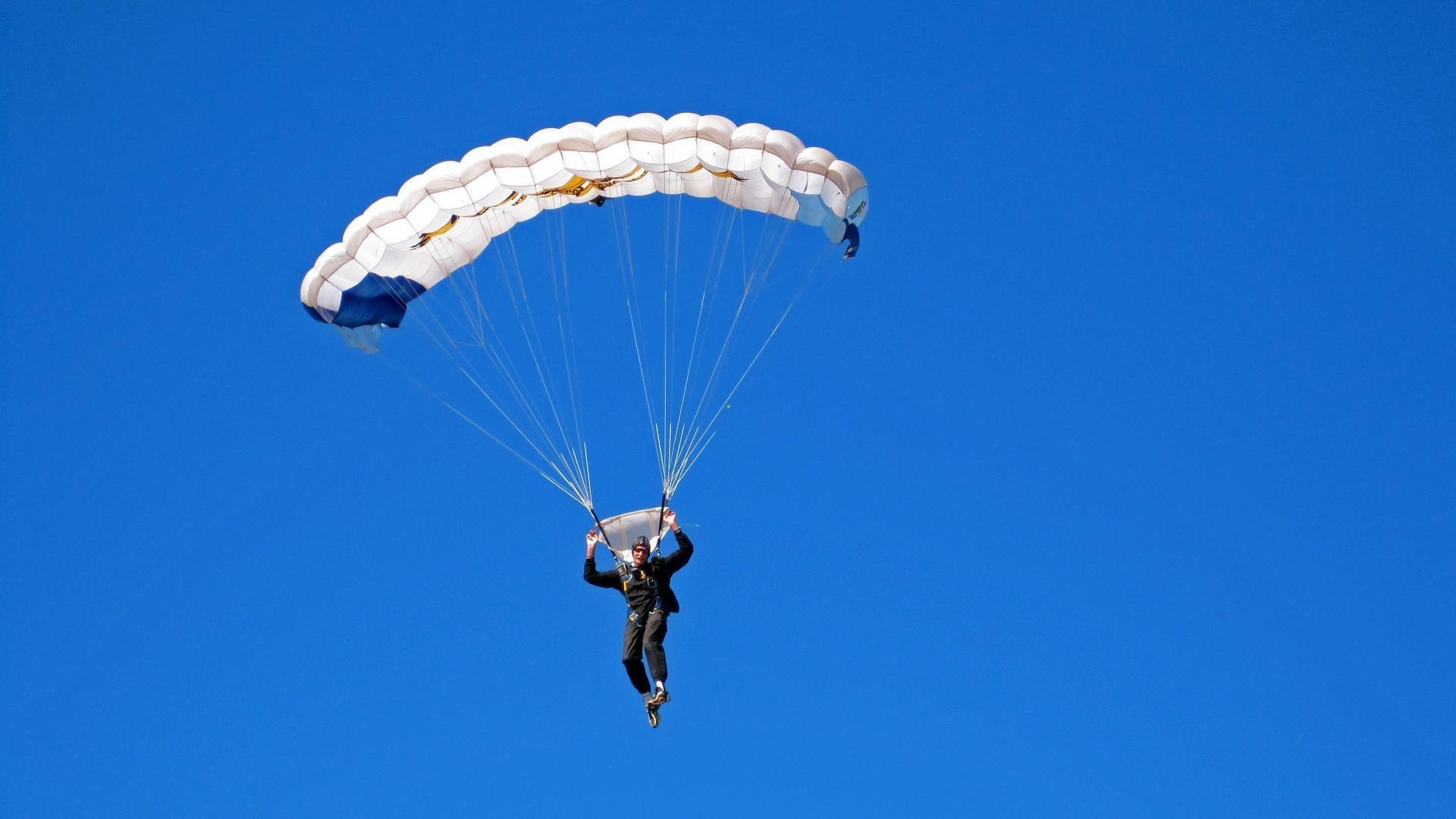 国乒包揽世界杯双冠 马龙陈梦展现王者风范