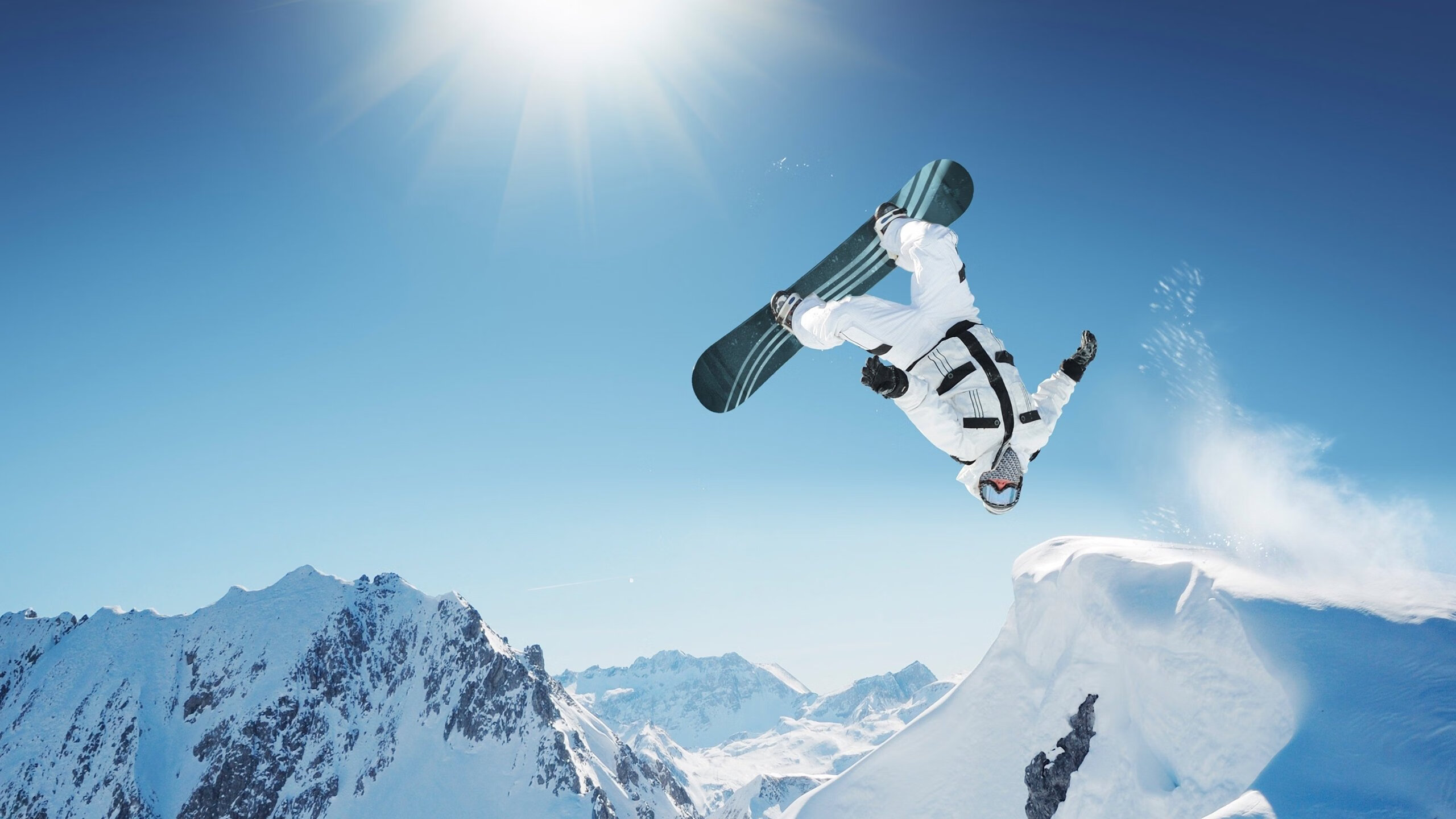 电竞产业蓬勃发展,全球赛事热度飙升,职业选手成新时代体育偶像